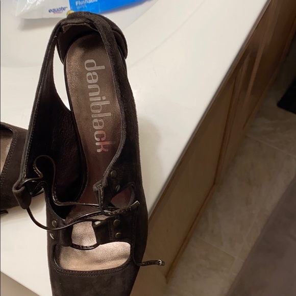 Brown suede open toe heals - Picture 2 of 8